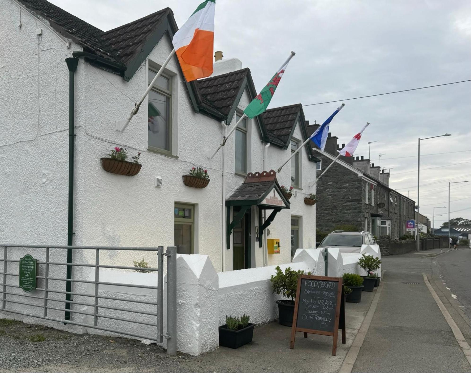 Holland Hotel Llanfachraeth Exterior foto